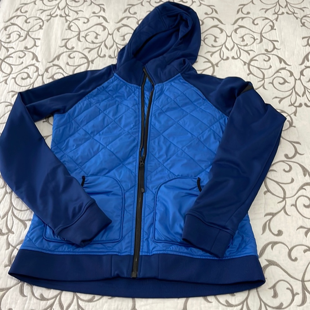 The north face hoodie size M